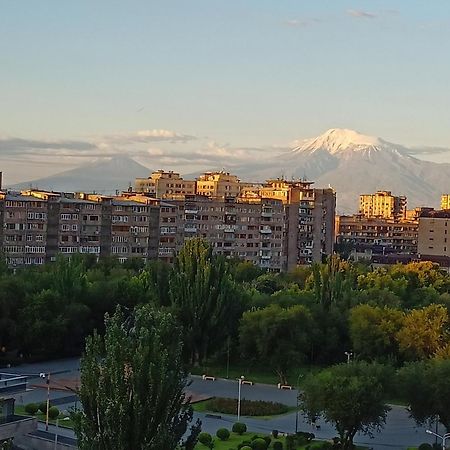 Umba Apartment N4 - Balcony And Mount Ararat View Erivan Dış mekan fotoğraf