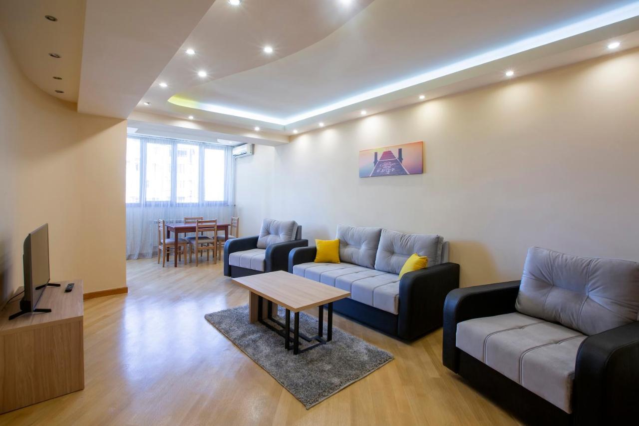 Umba Apartment N4 - Balcony And Mount Ararat View Erivan Dış mekan fotoğraf